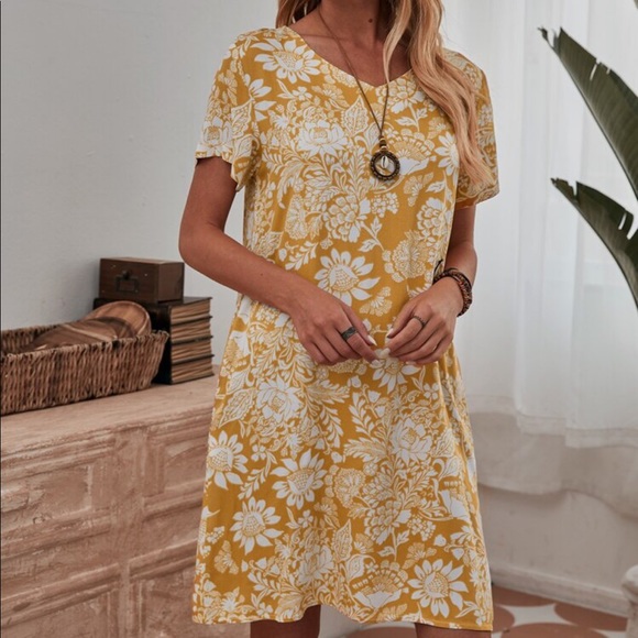 EMERY ROSE Floral Print V-Neck Tunic Dress - Picture 4 of 4